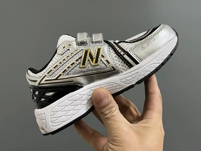 Compact NEW BALANCE SHOES 28731