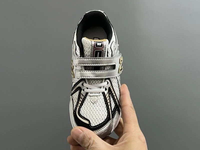 Compact NEW BALANCE SHOES 28731