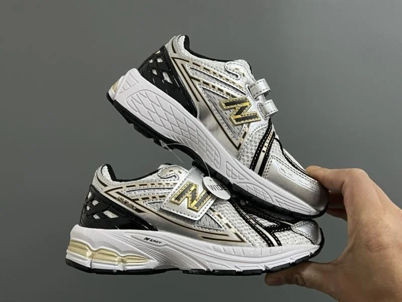 Compact NEW BALANCE SHOES 28731