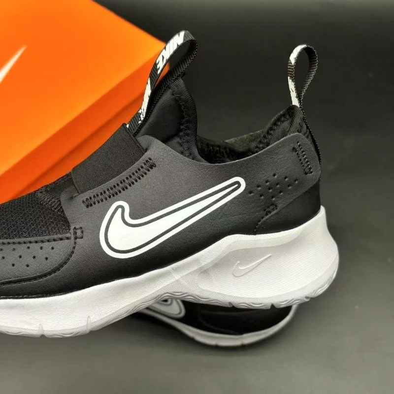 NIKE SHOES MoistureWicking 29221