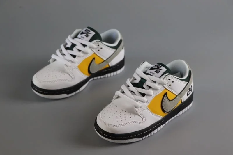 Vibrant NIKE SHOES 30039