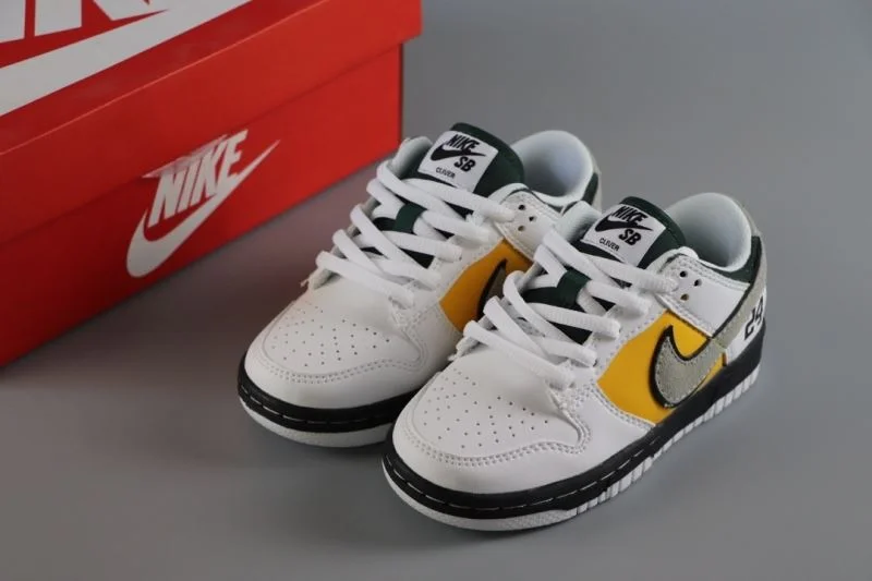 Vibrant NIKE SHOES 30039