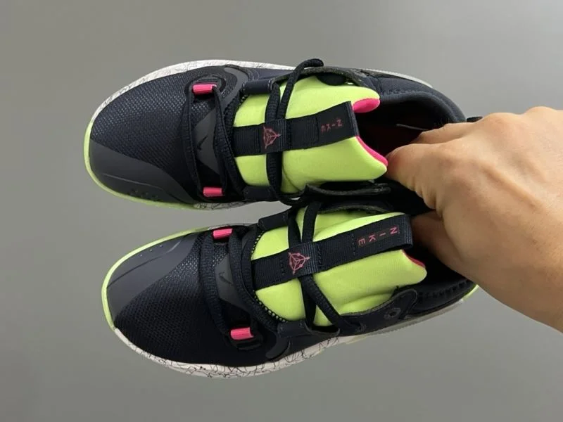 NIKE SHOES EasyCare 28656