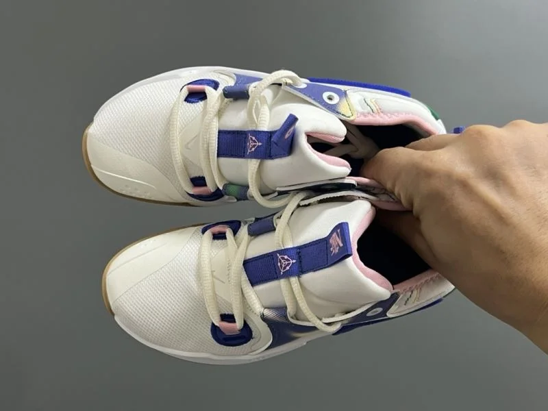 Vibrant NIKE SHOES 28636