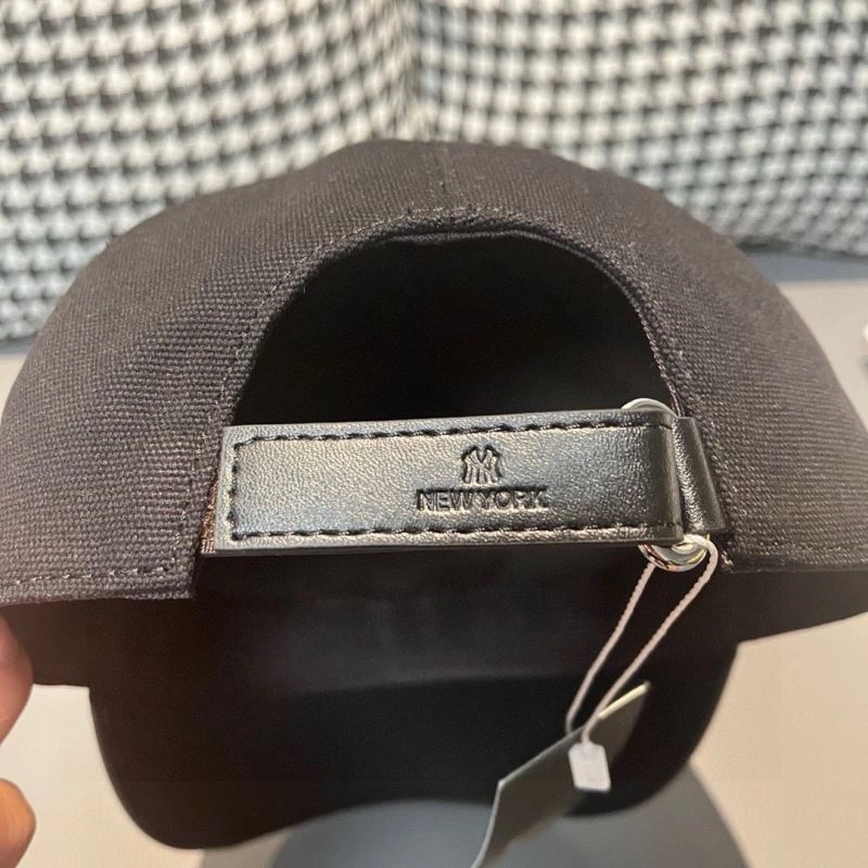 Trendsetting NY Caps 261120