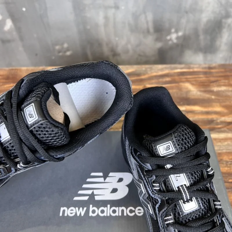 OdorResistant New Balance Shoes 4181