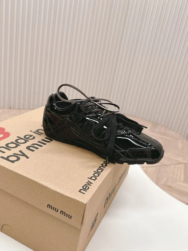 New Balance Shoes Casual 7404