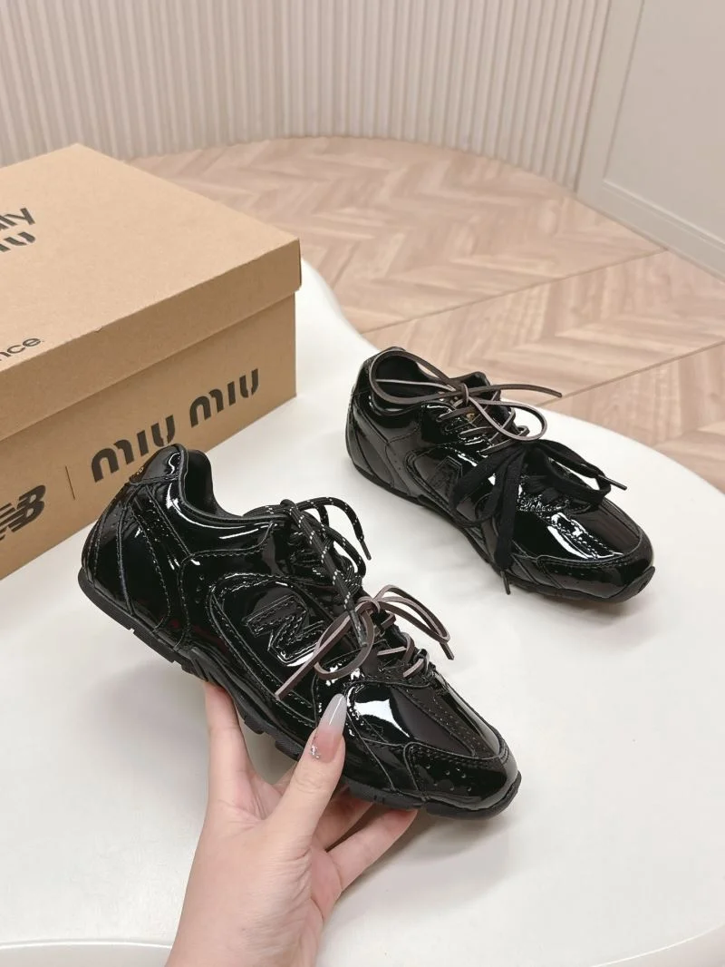 New Balance Shoes Casual 7404