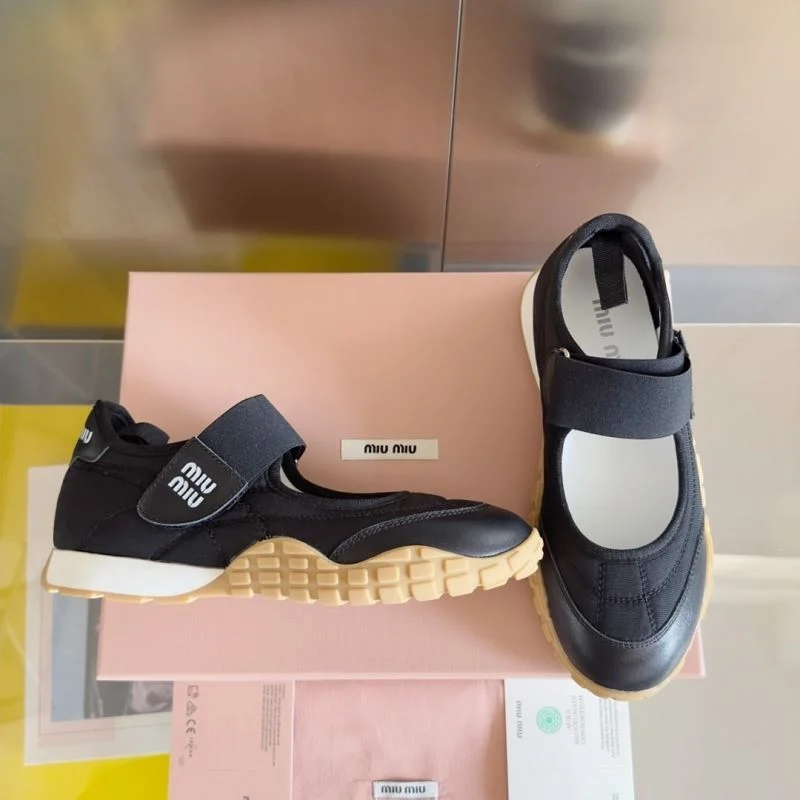 Attractive New Balance Shoes 7390