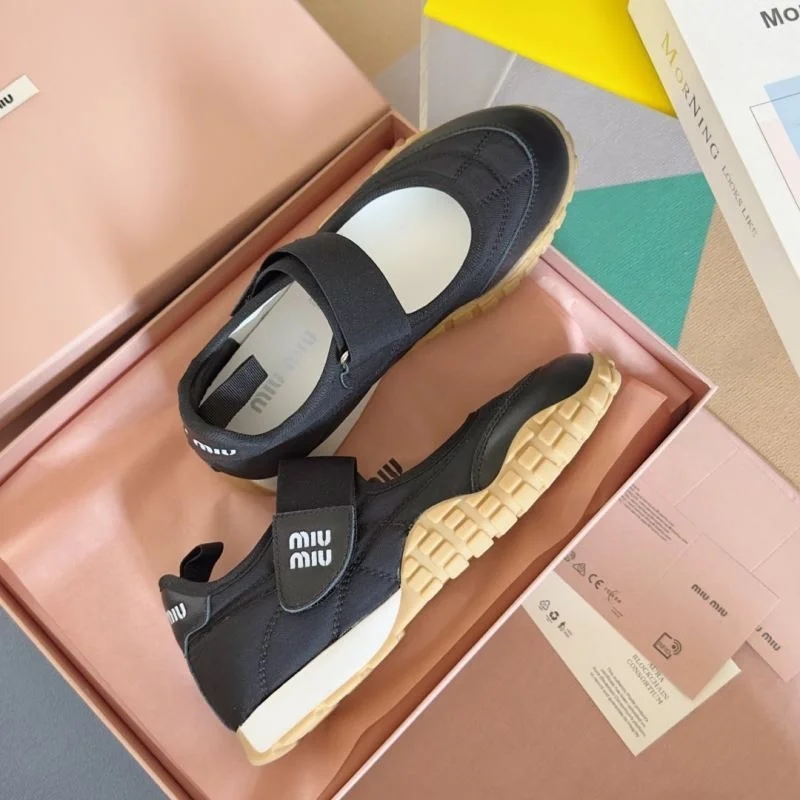 Attractive New Balance Shoes 7390
