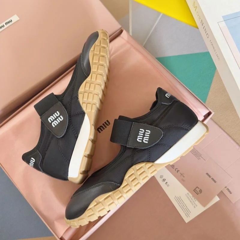 Attractive New Balance Shoes 7390
