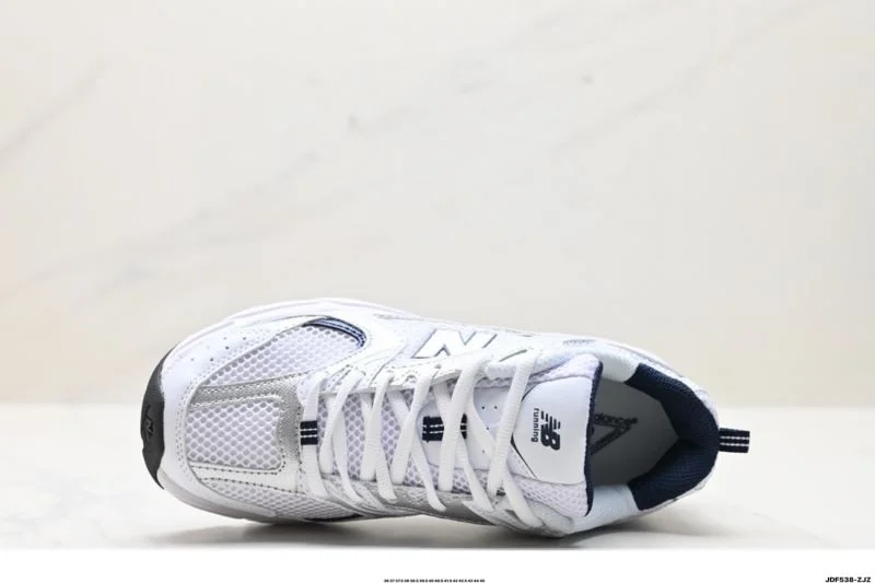 Comfortable New Balance Shoes 3326
