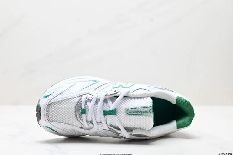 Casual New Balance Shoes 3330