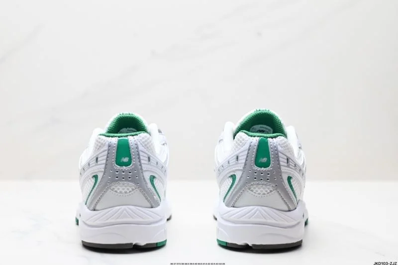 Casual New Balance Shoes 3330