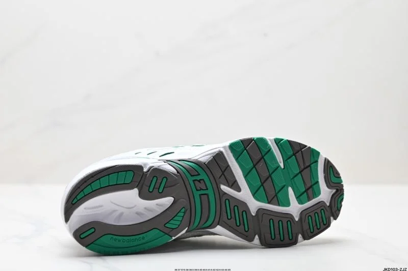Casual New Balance Shoes 3330