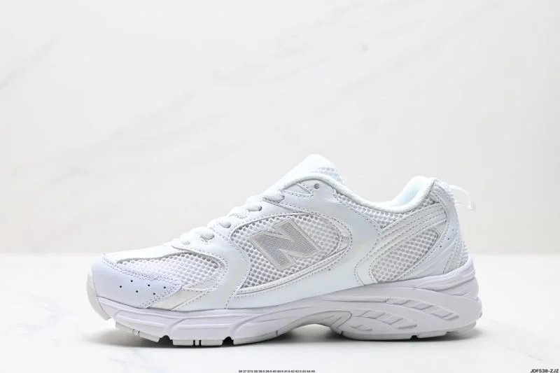 TechFriendly New Balance Shoes 3318
