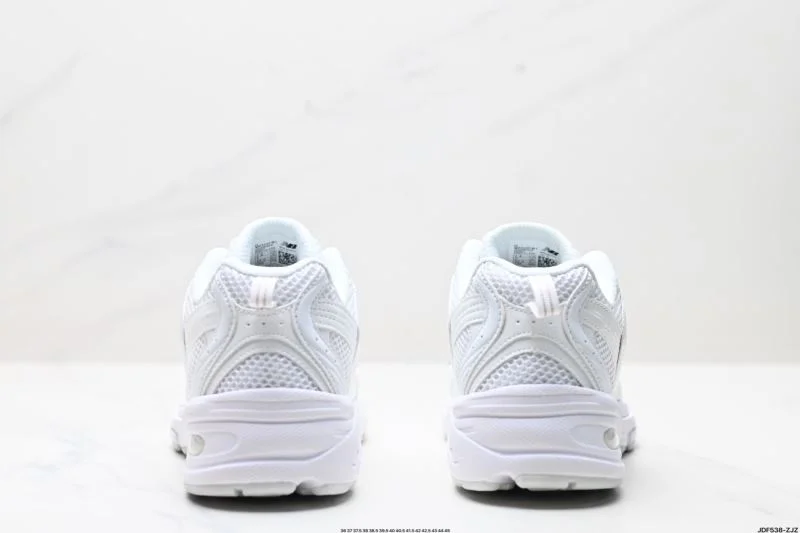TechFriendly New Balance Shoes 3318