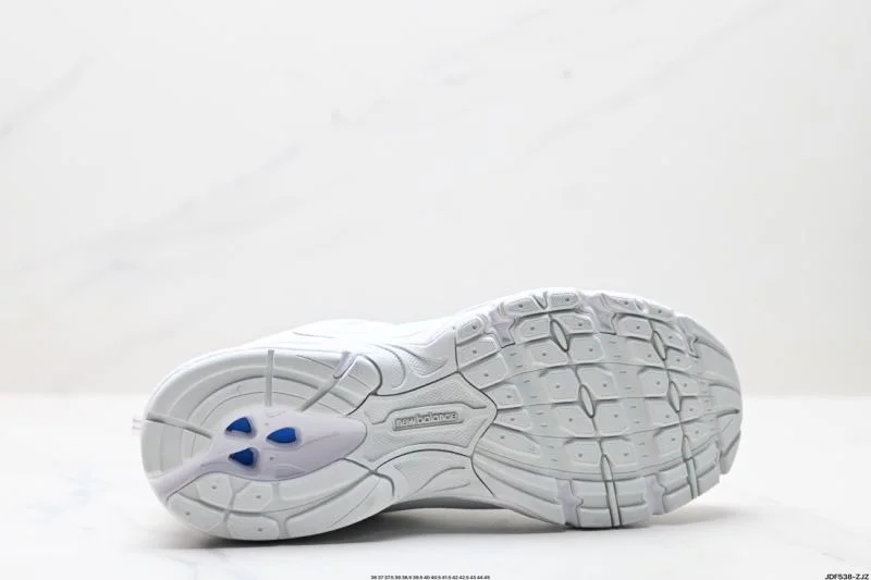 TechFriendly New Balance Shoes 3318