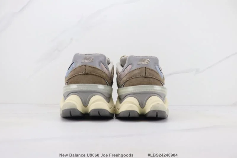 Sleek New Balance Shoes 3299