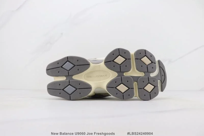 Sleek New Balance Shoes 3299