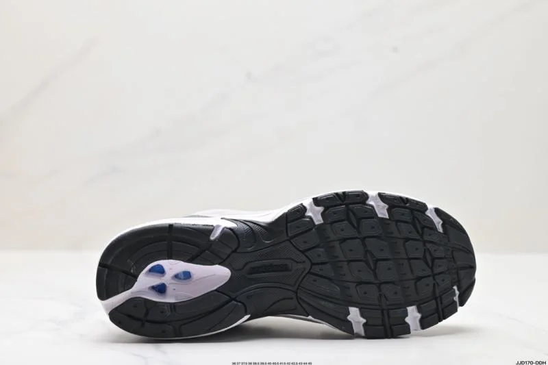 New Balance Shoes Resilient 3273