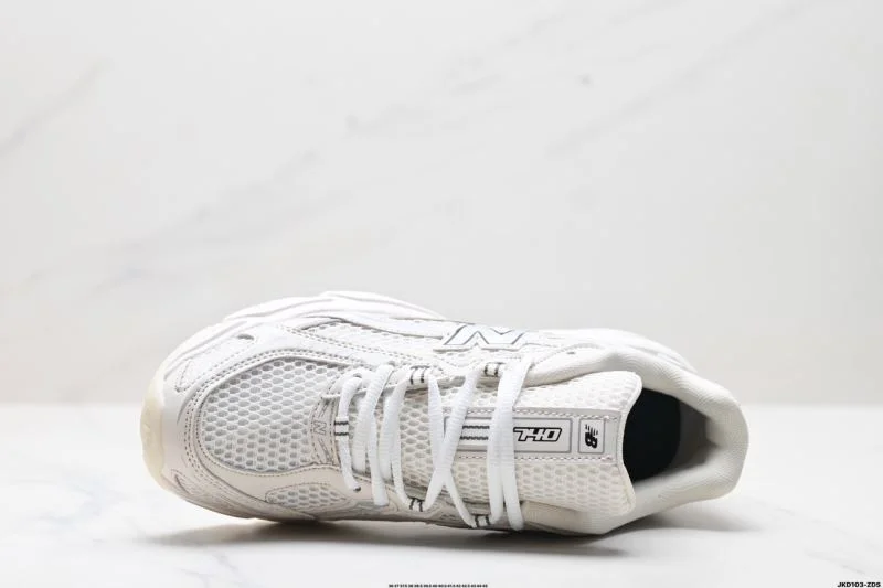 EyeCatching New Balance Shoes 3251
