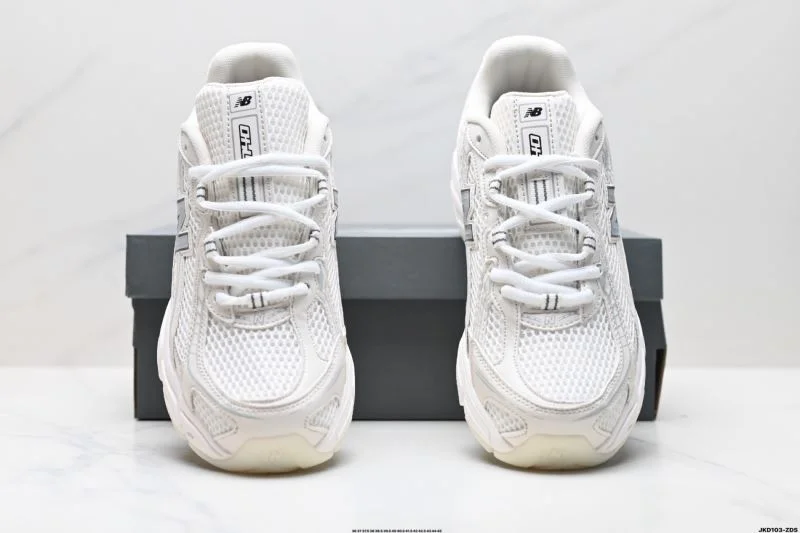 EyeCatching New Balance Shoes 3251