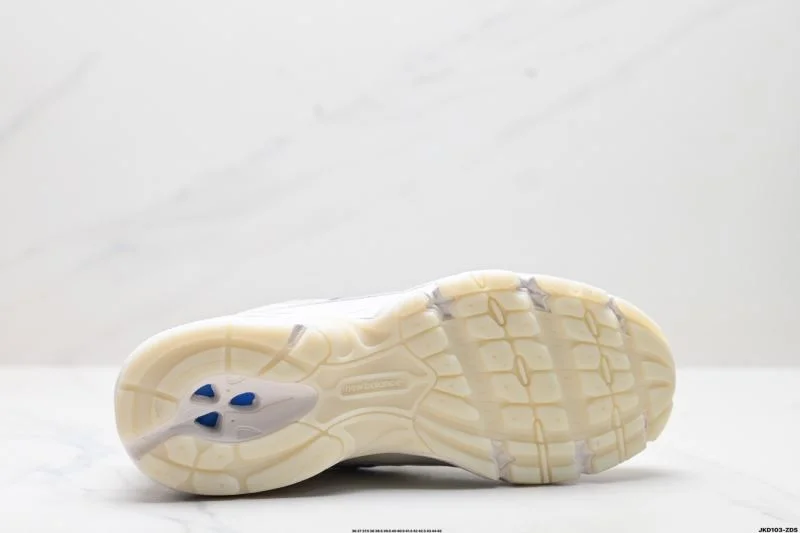 EyeCatching New Balance Shoes 3251