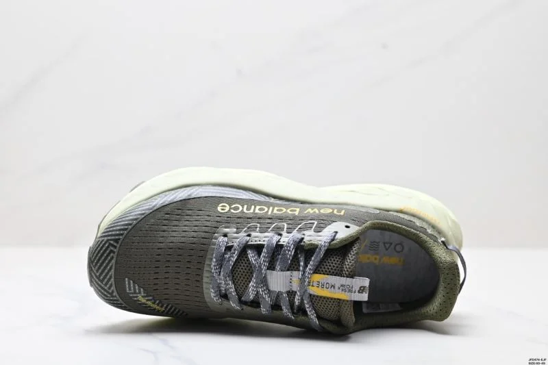 MoistureWicking New Balance Shoes 3229