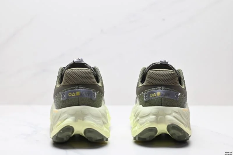 MoistureWicking New Balance Shoes 3229