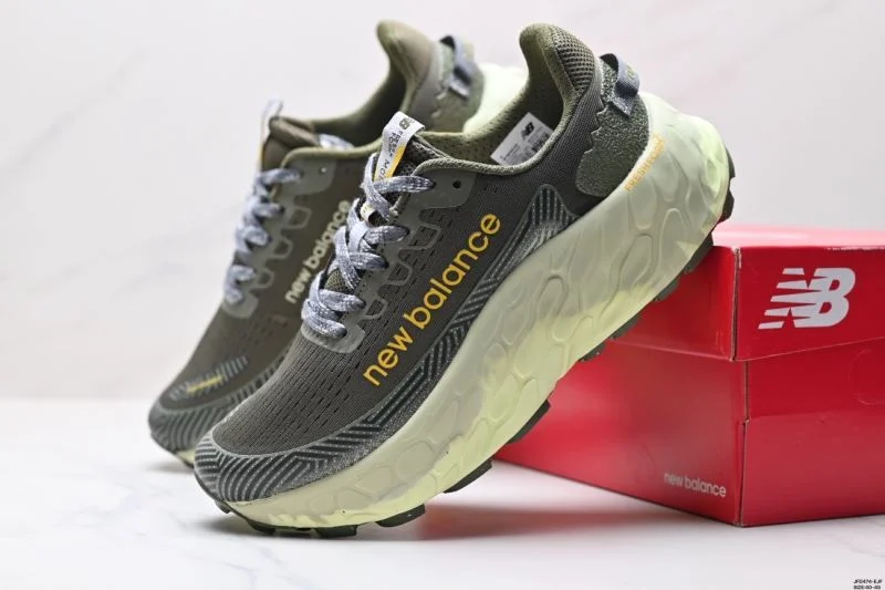 MoistureWicking New Balance Shoes 3229