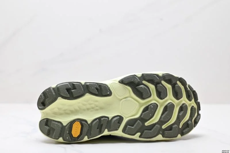 MoistureWicking New Balance Shoes 3229