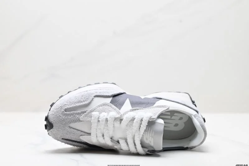 SmartChoice New Balance Shoes 3221