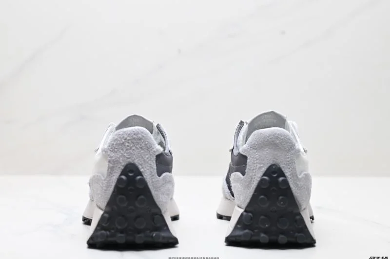 SmartChoice New Balance Shoes 3221