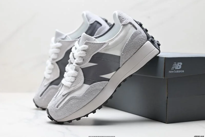 SmartChoice New Balance Shoes 3221