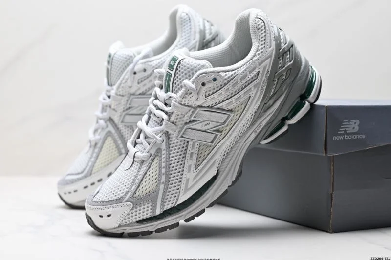 New Balance Shoes TechFriendly 3224