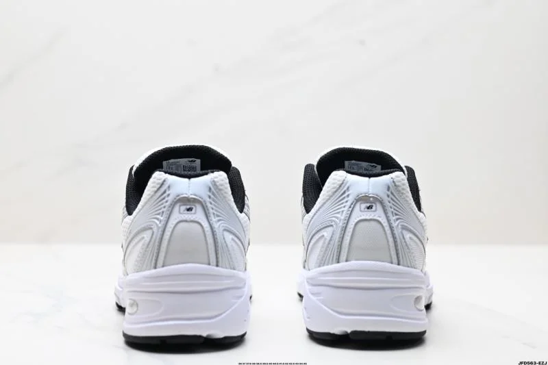 Cozy New Balance Shoes 3233