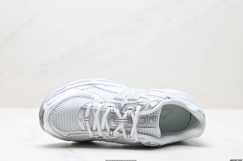 MultiPurpose New Balance Shoes 3212