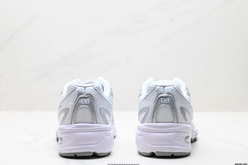MultiPurpose New Balance Shoes 3212