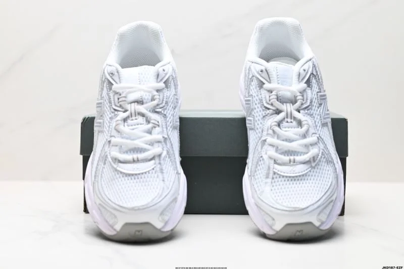 MultiPurpose New Balance Shoes 3212