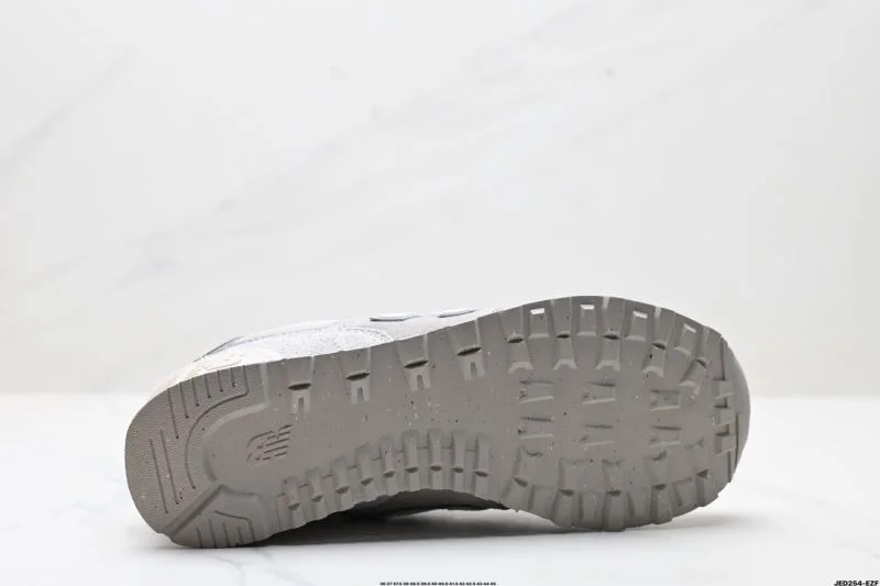 New Balance Shoes Elegant 3218
