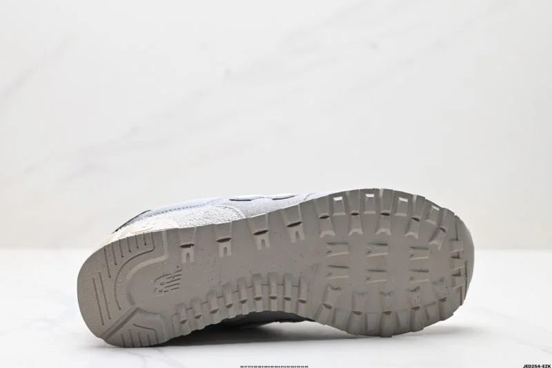 New Balance Shoes Practical 3216
