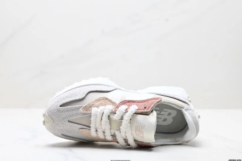 UrbanChic New Balance Shoes 3205