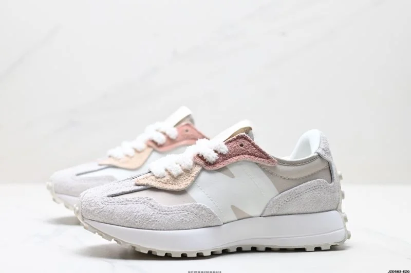 UrbanChic New Balance Shoes 3205