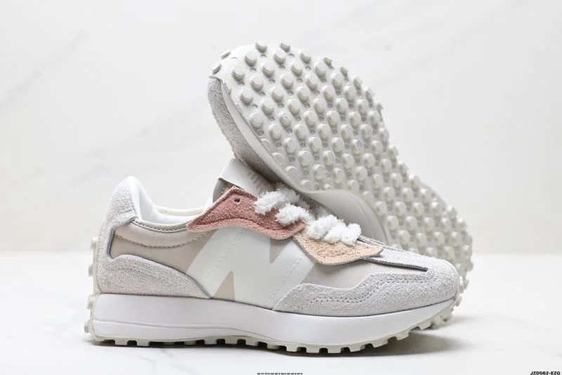 UrbanChic New Balance Shoes 3205