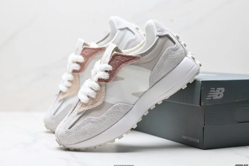 UrbanChic New Balance Shoes 3205