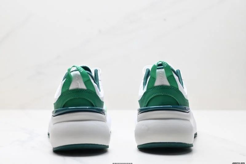 EyeCatching New Balance Shoes 3242