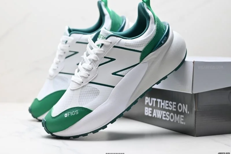 EyeCatching New Balance Shoes 3242
