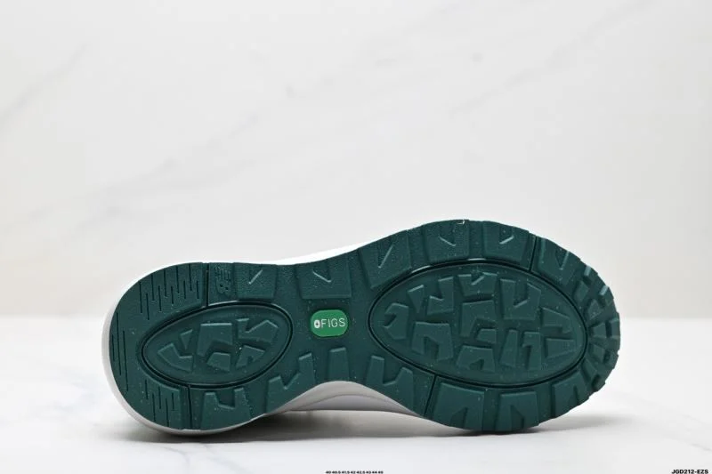 EyeCatching New Balance Shoes 3242
