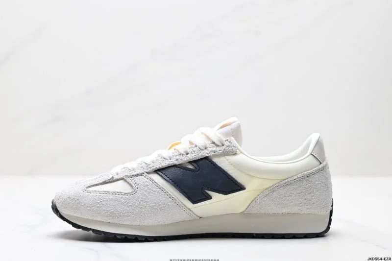 New Balance Shoes DailyWear 3207